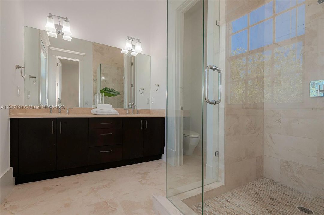 На продажу: $5,595,000 (7 спален, 8 ванн, 5797 Квадратных фут)