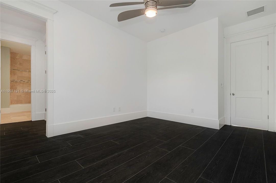 На продажу: $5,595,000 (7 спален, 8 ванн, 5797 Квадратных фут)