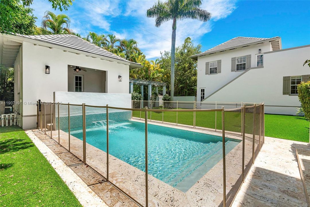 На продажу: $5,595,000 (7 спален, 8 ванн, 5797 Квадратных фут)