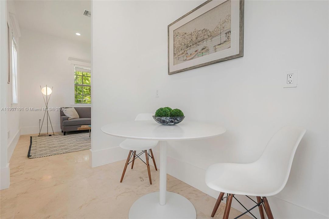 На продажу: $5,595,000 (7 спален, 8 ванн, 5797 Квадратных фут)