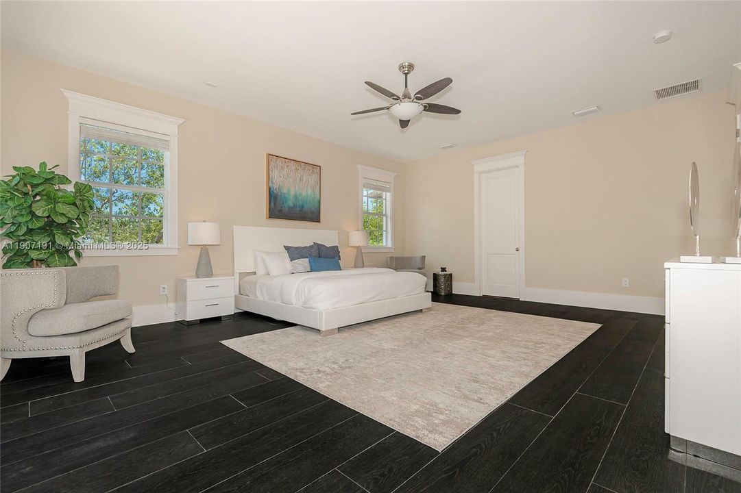 На продажу: $5,595,000 (7 спален, 8 ванн, 5797 Квадратных фут)