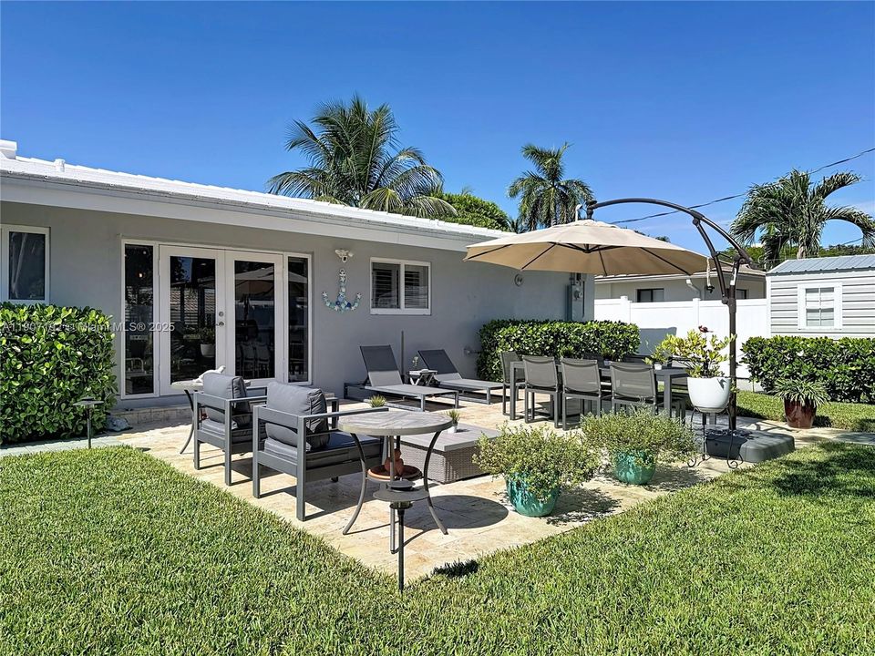 Active With Contract: $699,999 (2 beds, 2 baths, 1303 Square Feet)