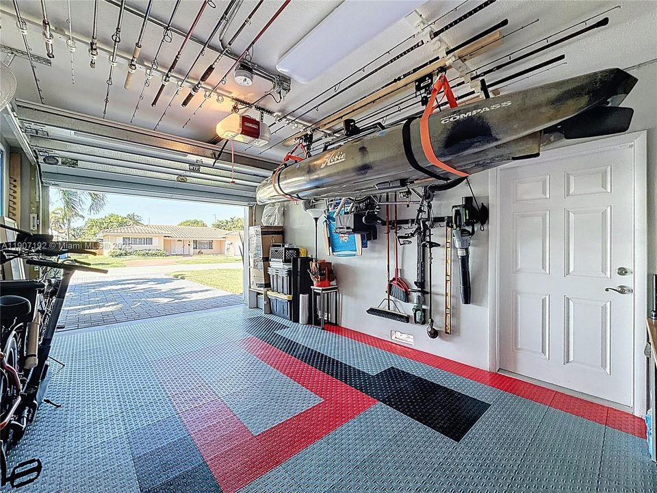 Active With Contract: $699,999 (2 beds, 2 baths, 1303 Square Feet)