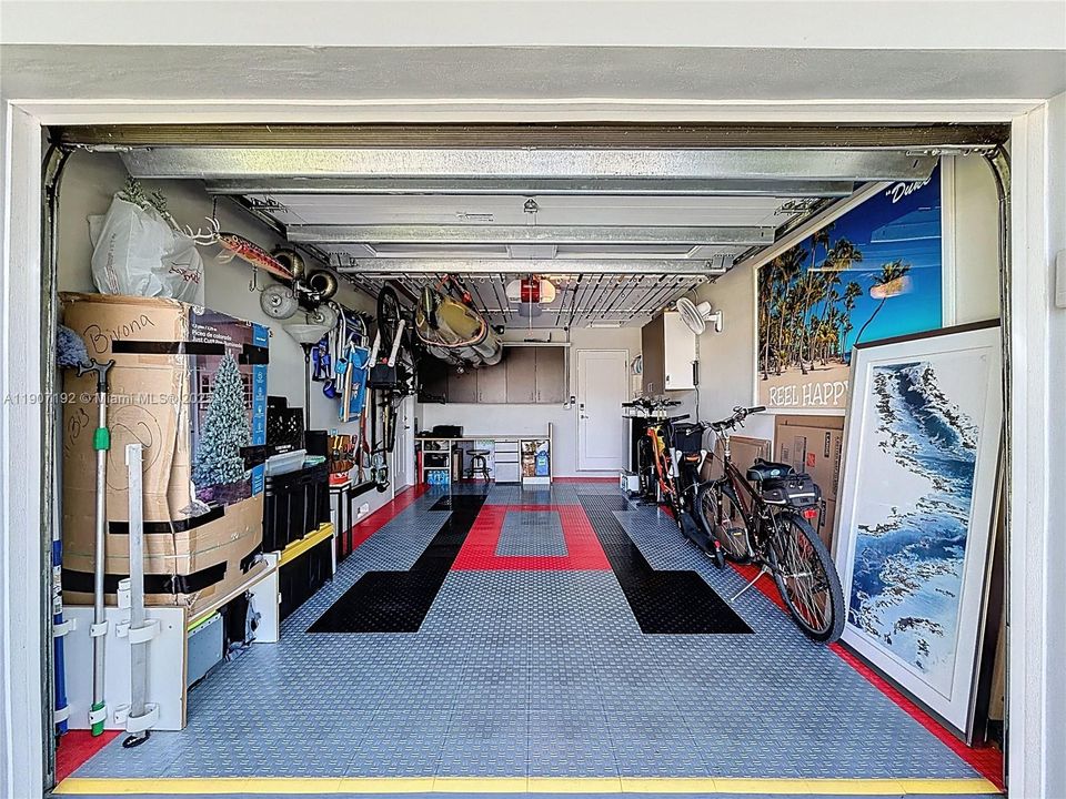 Active With Contract: $699,999 (2 beds, 2 baths, 1303 Square Feet)