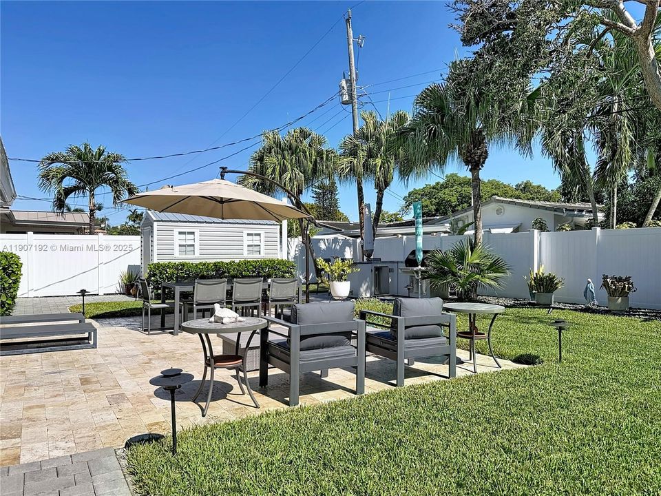 Active With Contract: $699,999 (2 beds, 2 baths, 1303 Square Feet)