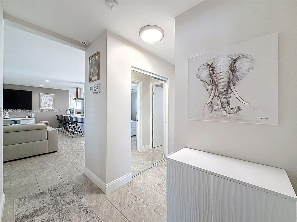 Active With Contract: $699,999 (2 beds, 2 baths, 1303 Square Feet)