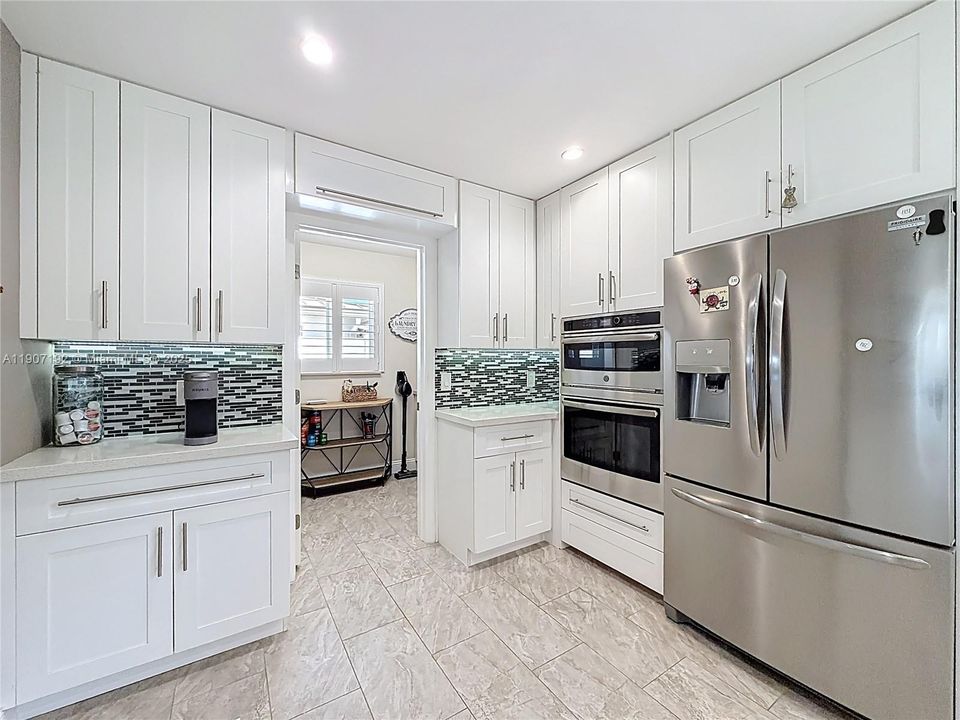 Active With Contract: $699,999 (2 beds, 2 baths, 1303 Square Feet)