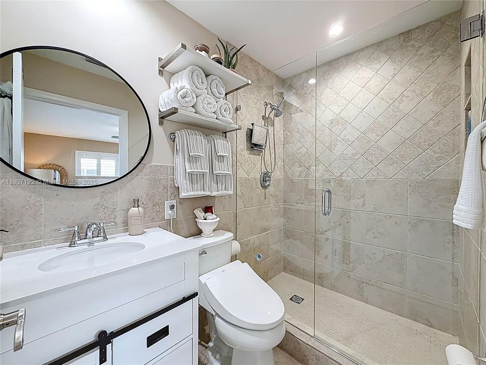 Active With Contract: $699,999 (2 beds, 2 baths, 1303 Square Feet)