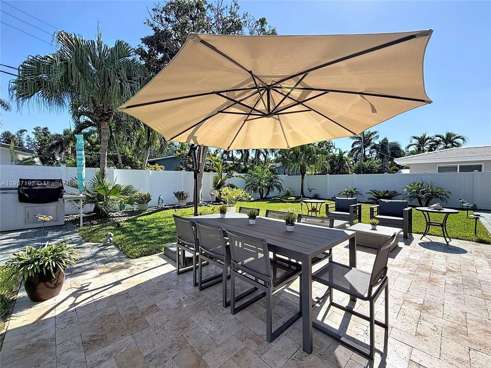 Active With Contract: $699,999 (2 beds, 2 baths, 1303 Square Feet)