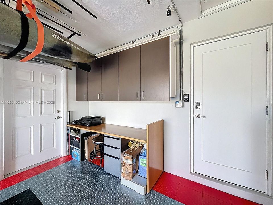 Active With Contract: $699,999 (2 beds, 2 baths, 1303 Square Feet)