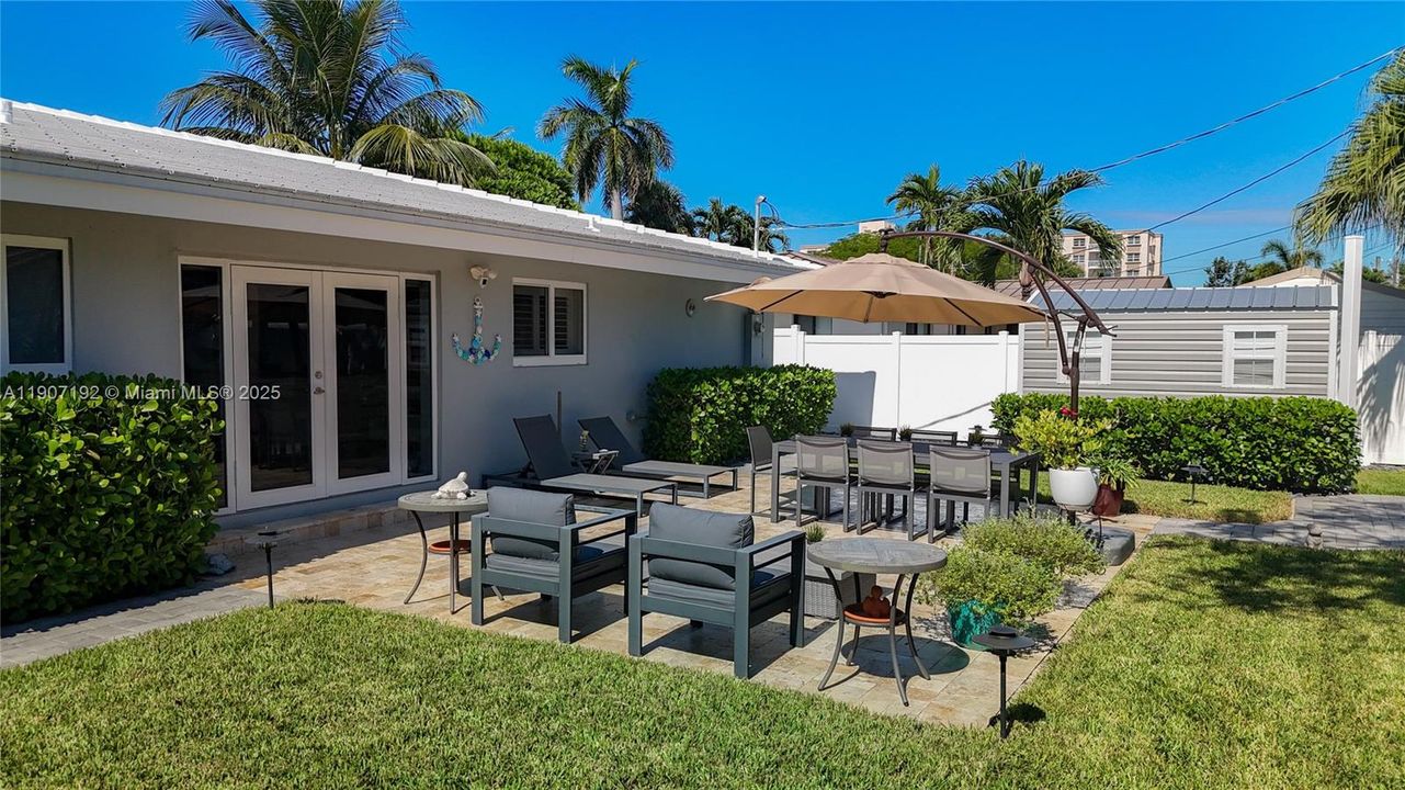 Active With Contract: $699,999 (2 beds, 2 baths, 1303 Square Feet)