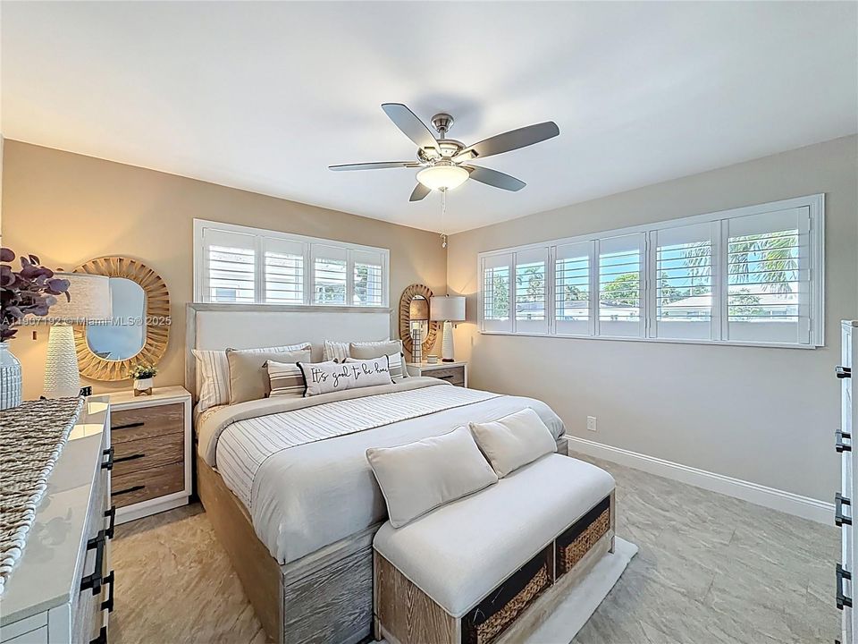 Active With Contract: $699,999 (2 beds, 2 baths, 1303 Square Feet)