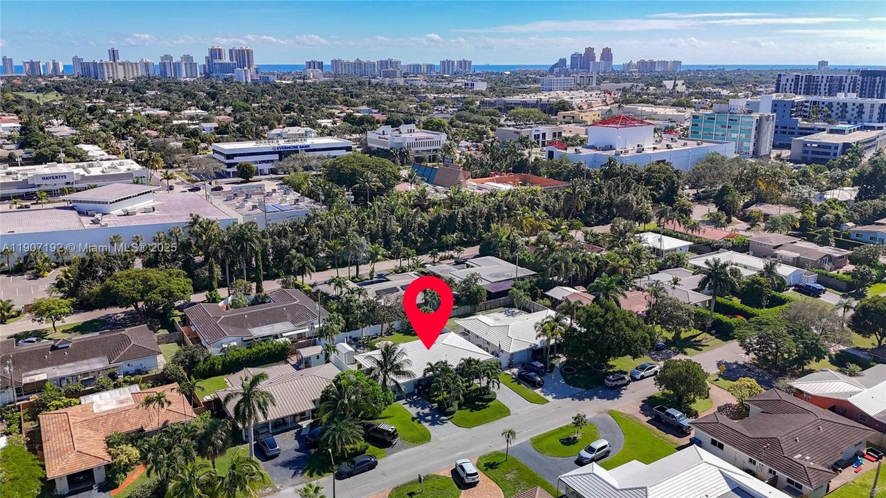 Active With Contract: $699,999 (2 beds, 2 baths, 1303 Square Feet)