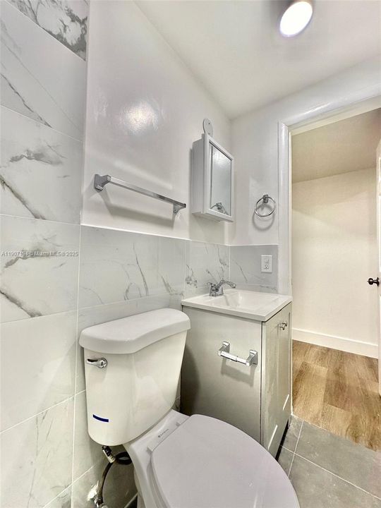 Recently Rented: $1,700 (1 beds, 1 baths, 650 Square Feet)