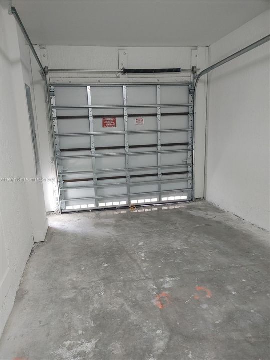 Под контрактом: $2,600 (3 спален, 2 ванн, 1718 Квадратных фут)