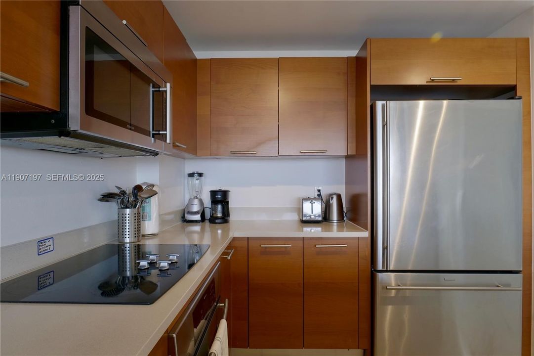 For Sale: $499,000 (1 beds, 1 baths, 755 Square Feet)