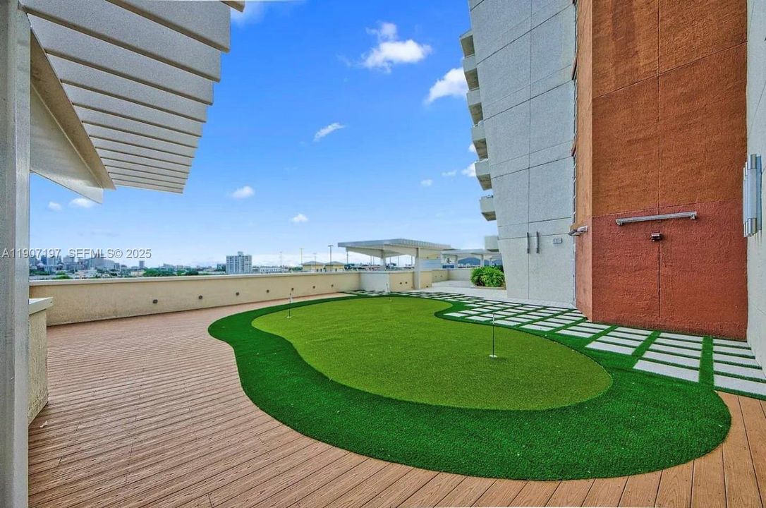 For Sale: $499,000 (1 beds, 1 baths, 755 Square Feet)