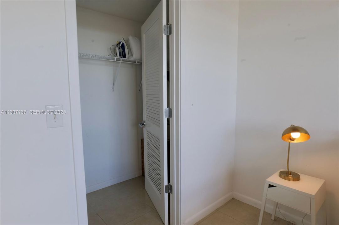 For Sale: $499,000 (1 beds, 1 baths, 755 Square Feet)