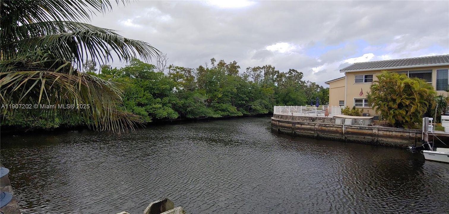 На продажу: $159,000 (1 спален, 1 ванн, 588 Квадратных фут)