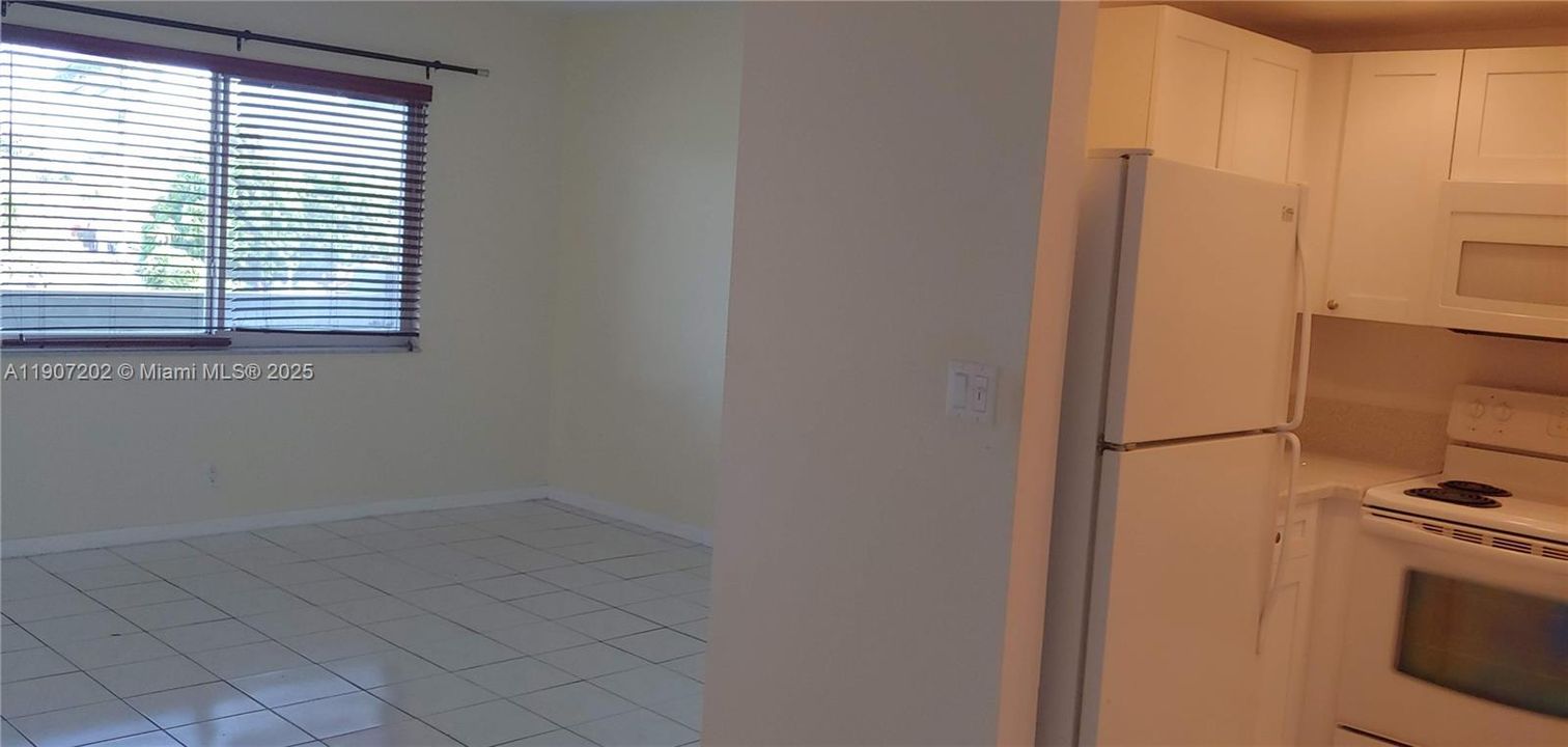 На продажу: $159,000 (1 спален, 1 ванн, 588 Квадратных фут)