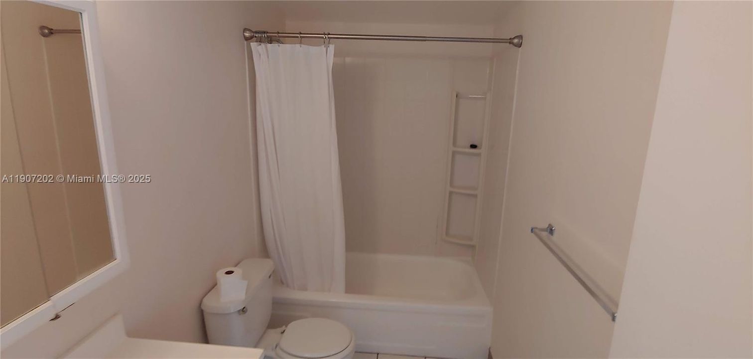 На продажу: $159,000 (1 спален, 1 ванн, 588 Квадратных фут)