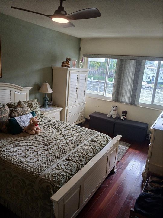 На продажу: $310,000 (2 спален, 2 ванн, 850 Квадратных фут)