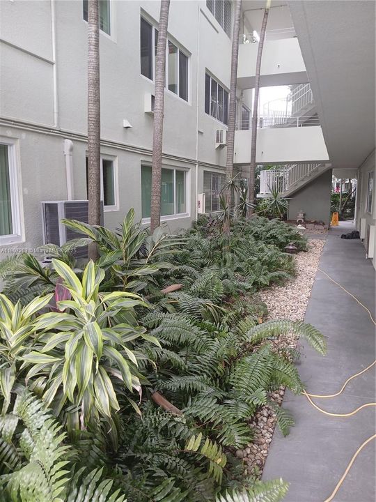 На продажу: $310,000 (2 спален, 2 ванн, 850 Квадратных фут)