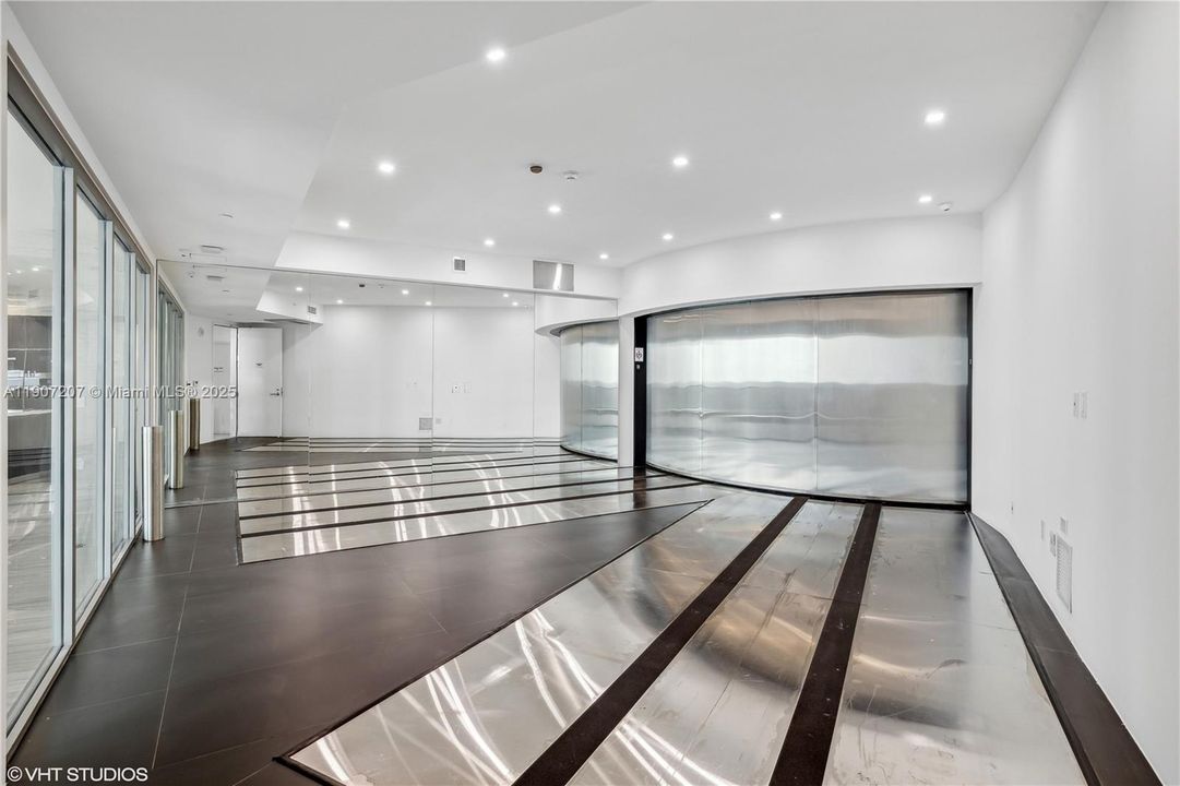 For Sale: $4,200,000 (3 beds, 4 baths, 3150 Square Feet)