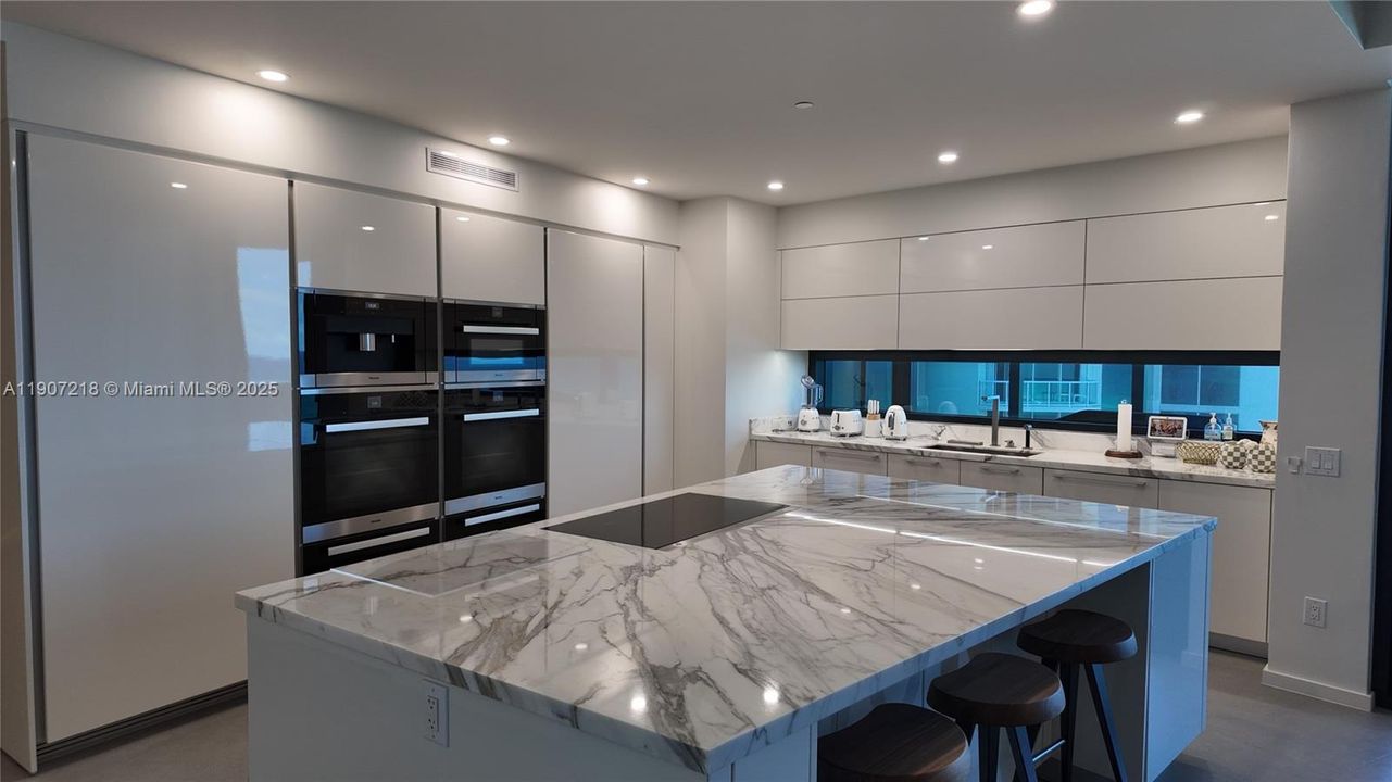 待售: $4,950,000 (4 贝兹, 4 浴室, 3150 平方英尺)