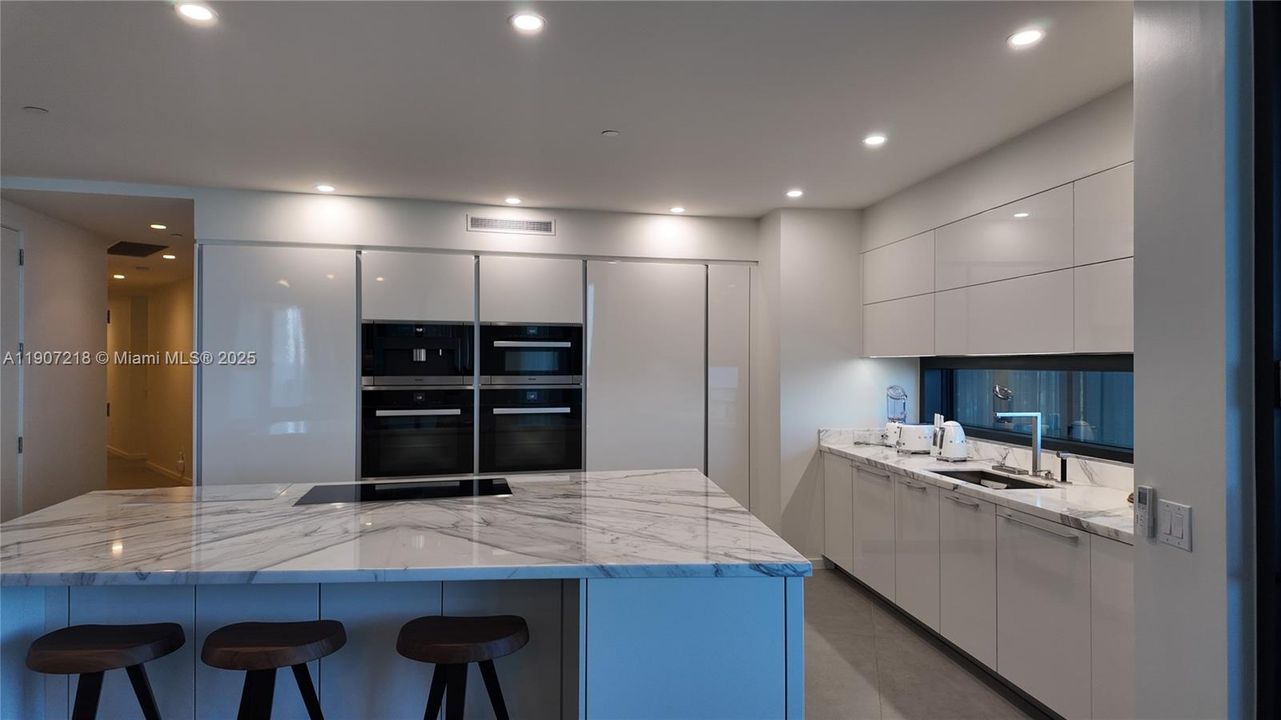 待售: $4,950,000 (4 贝兹, 4 浴室, 3150 平方英尺)