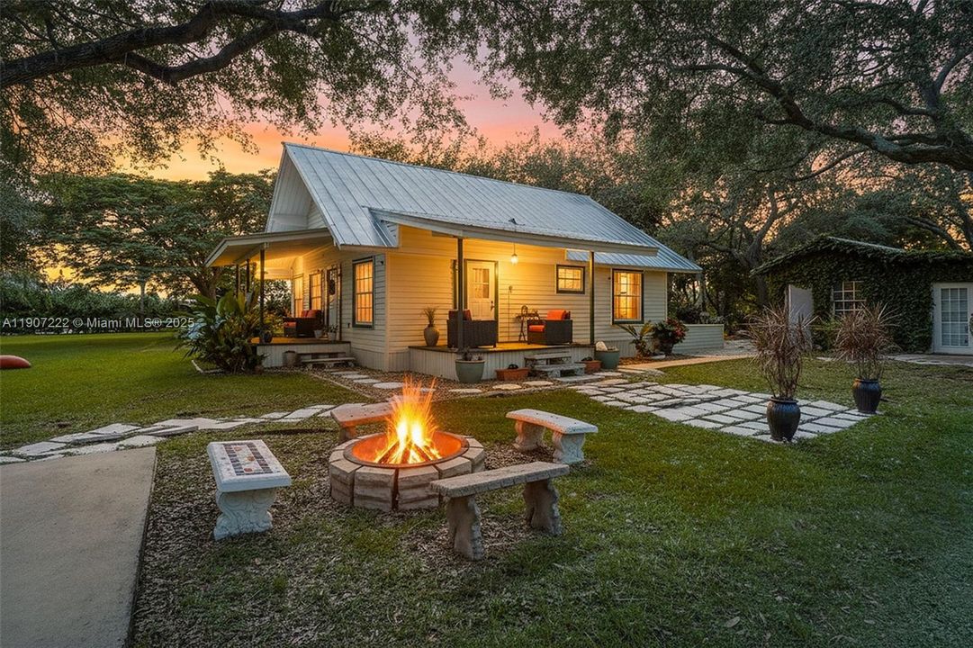 For Sale: $1,195,000 (4 beds, 3 baths, 1264 Square Feet)