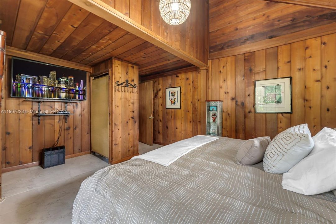 For Sale: $1,195,000 (4 beds, 3 baths, 1264 Square Feet)