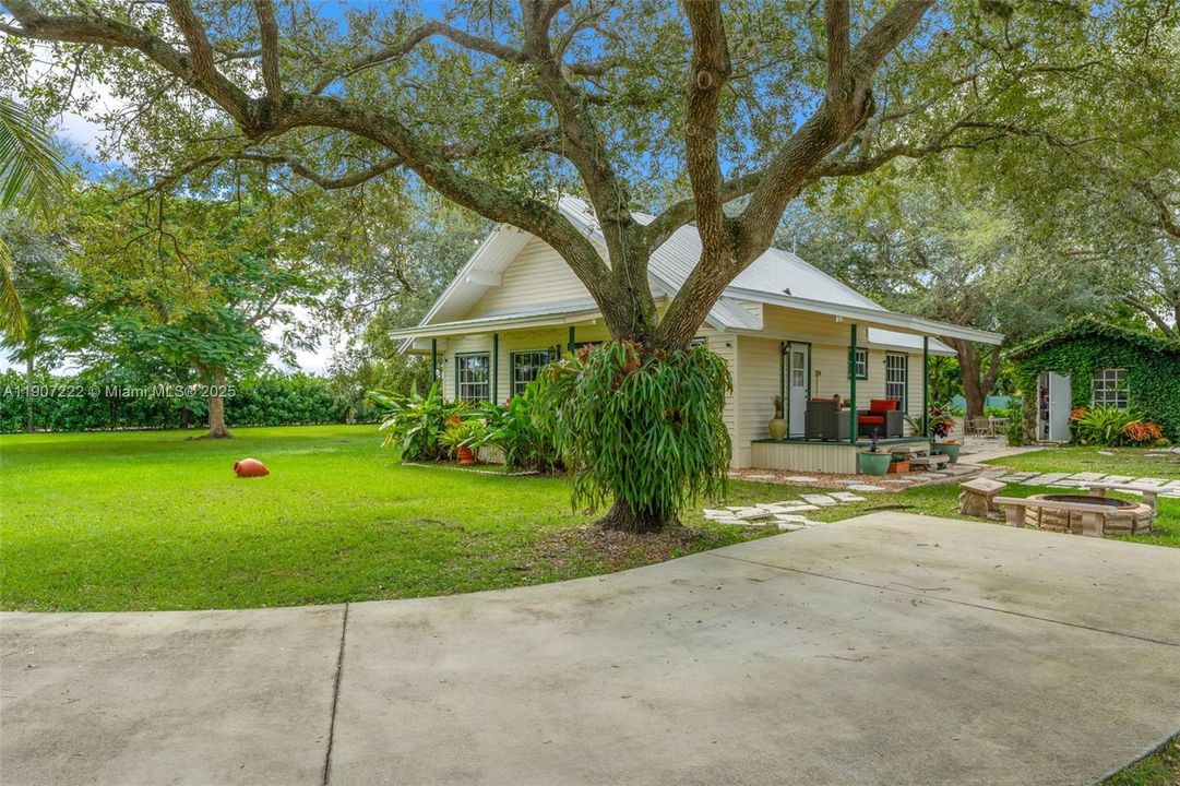 BACK TO VINTAGE INSPIRED HOME..