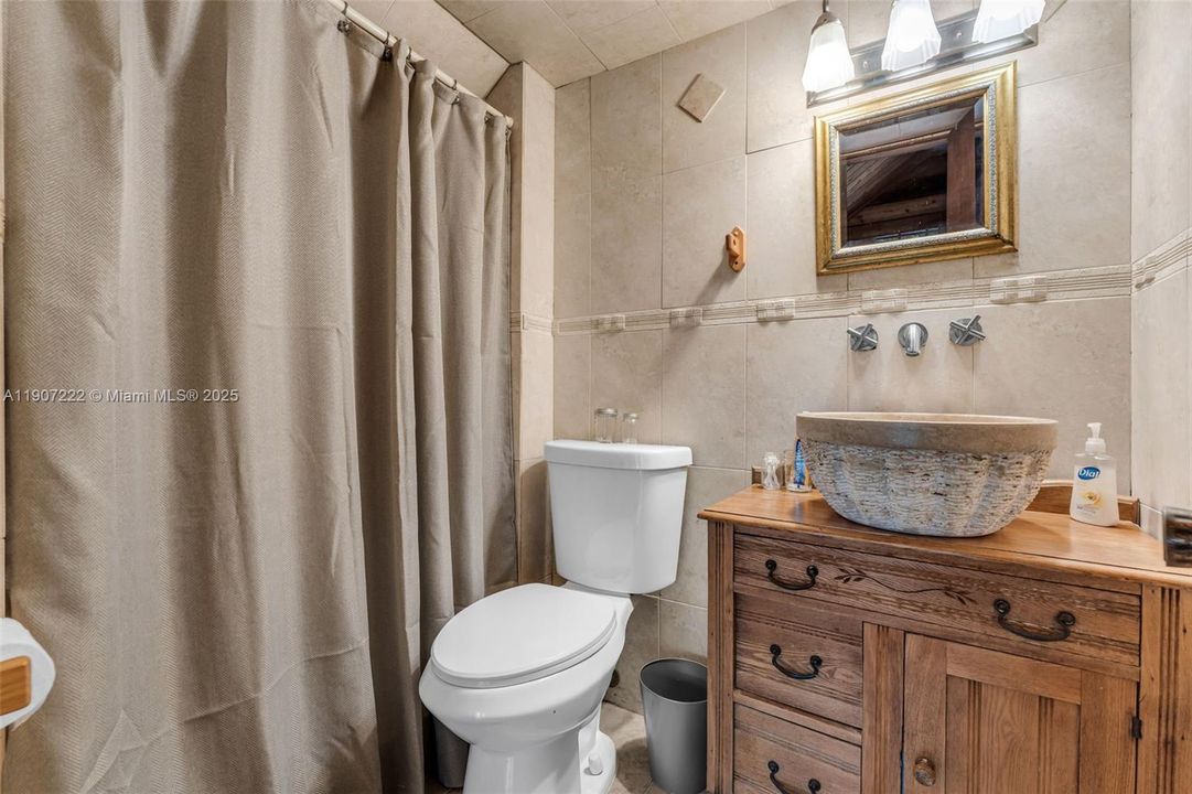 For Sale: $1,195,000 (4 beds, 3 baths, 1264 Square Feet)