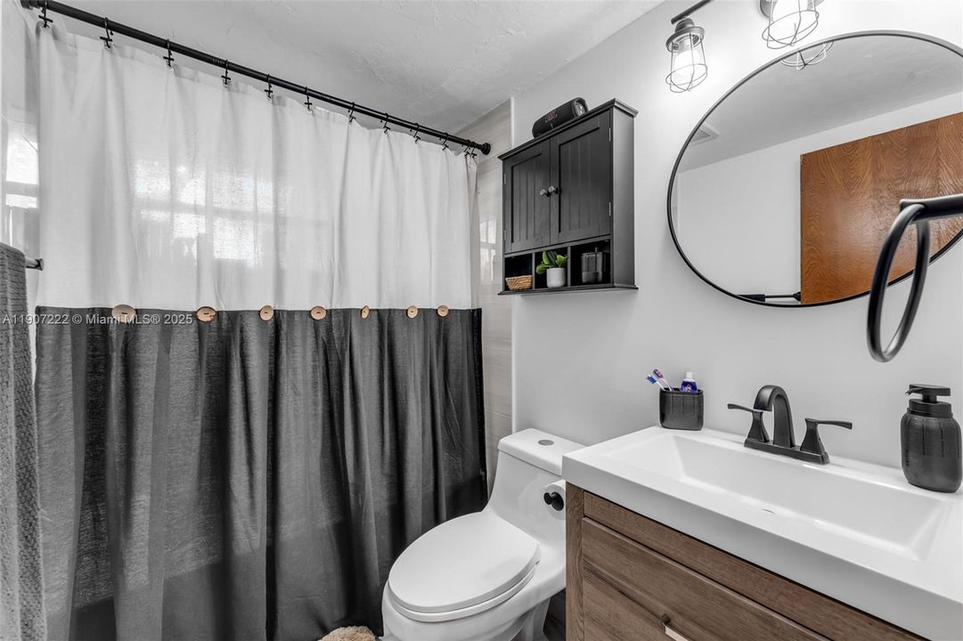 For Sale: $1,195,000 (4 beds, 3 baths, 1264 Square Feet)