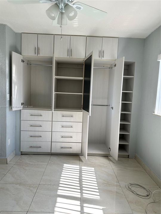 Active With Contract: $2,050 (2 beds, 1 baths, 749 Square Feet)