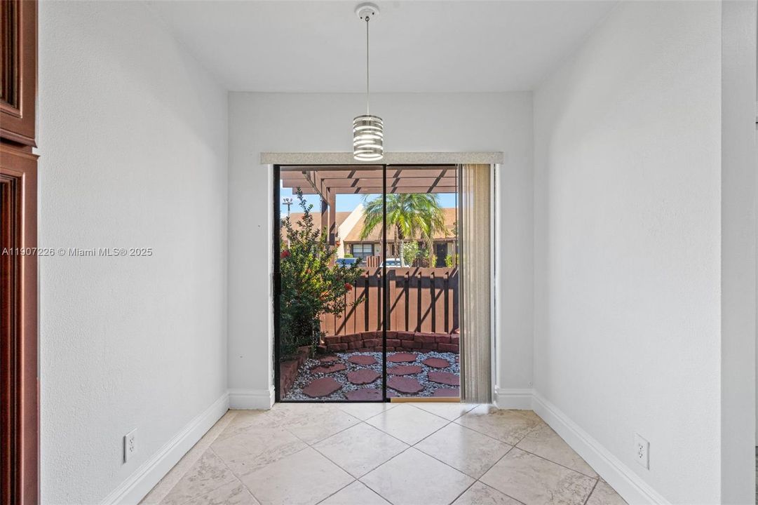 For Sale: $357,000 (2 beds, 2 baths, 1207 Square Feet)