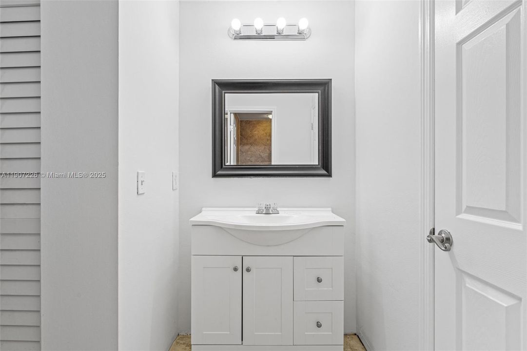 For Sale: $357,000 (2 beds, 2 baths, 1207 Square Feet)