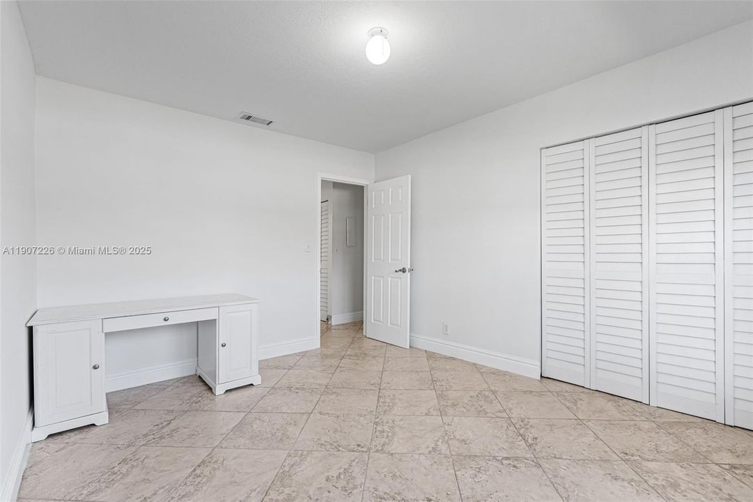 For Sale: $357,000 (2 beds, 2 baths, 1207 Square Feet)