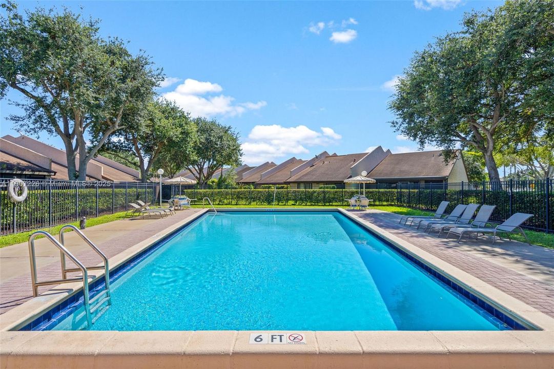 For Sale: $357,000 (2 beds, 2 baths, 1207 Square Feet)