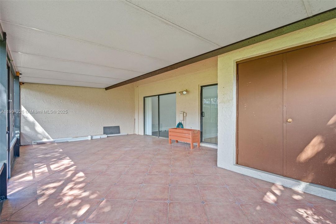 For Sale: $357,000 (2 beds, 2 baths, 1207 Square Feet)