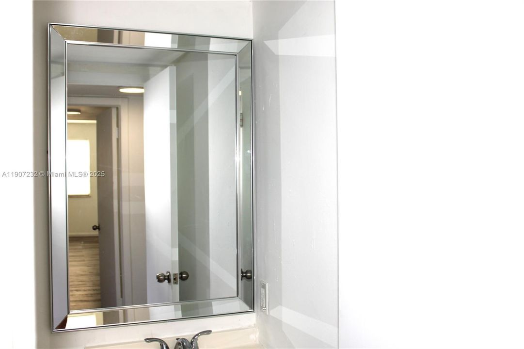 For Rent: $1,600 (1 beds, 1 baths, 791 Square Feet)