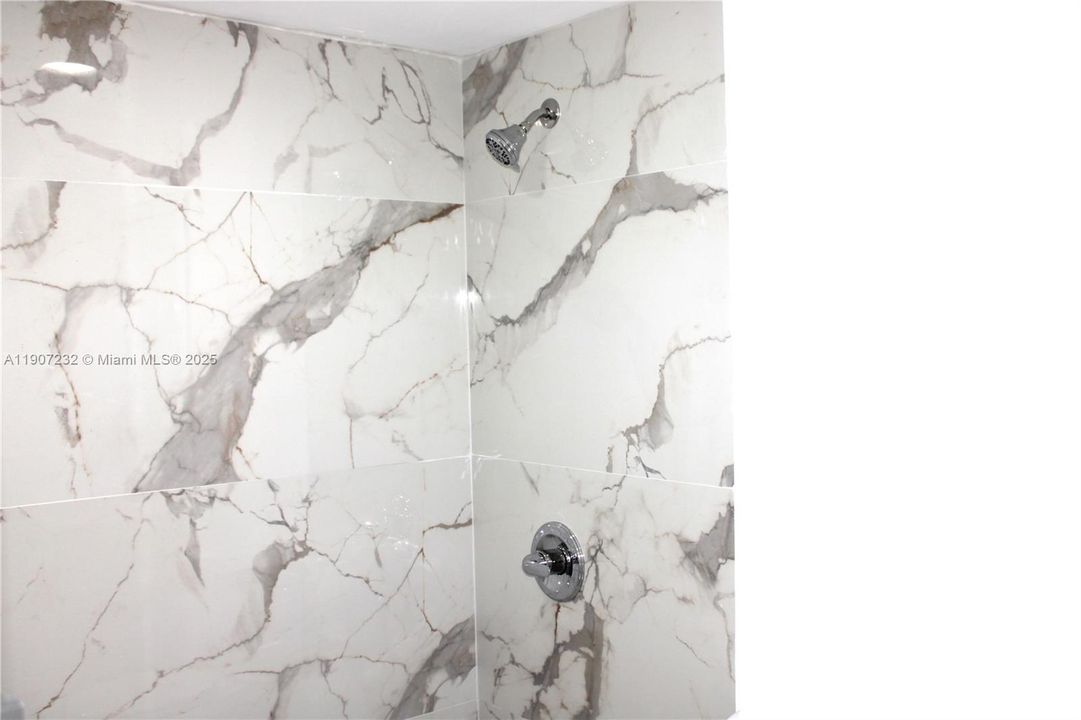 For Rent: $1,600 (1 beds, 1 baths, 791 Square Feet)