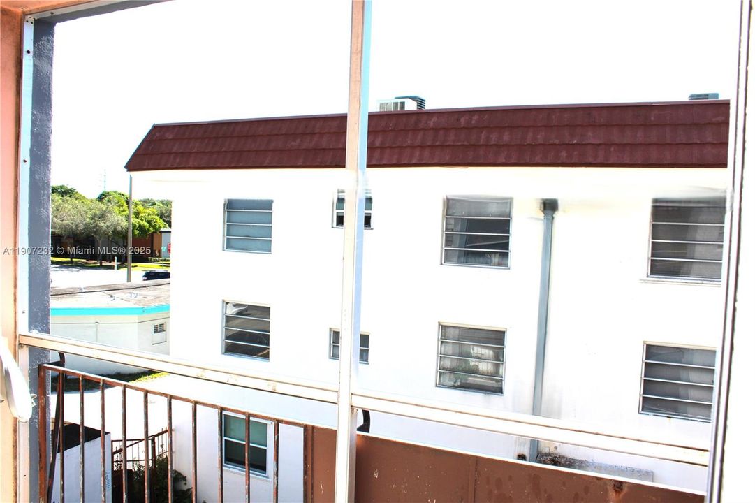 For Rent: $1,600 (1 beds, 1 baths, 791 Square Feet)