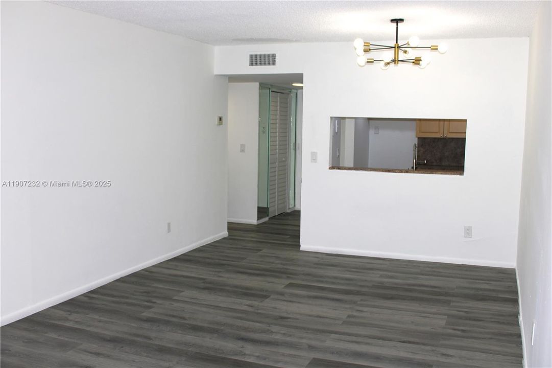For Rent: $1,600 (1 beds, 1 baths, 791 Square Feet)