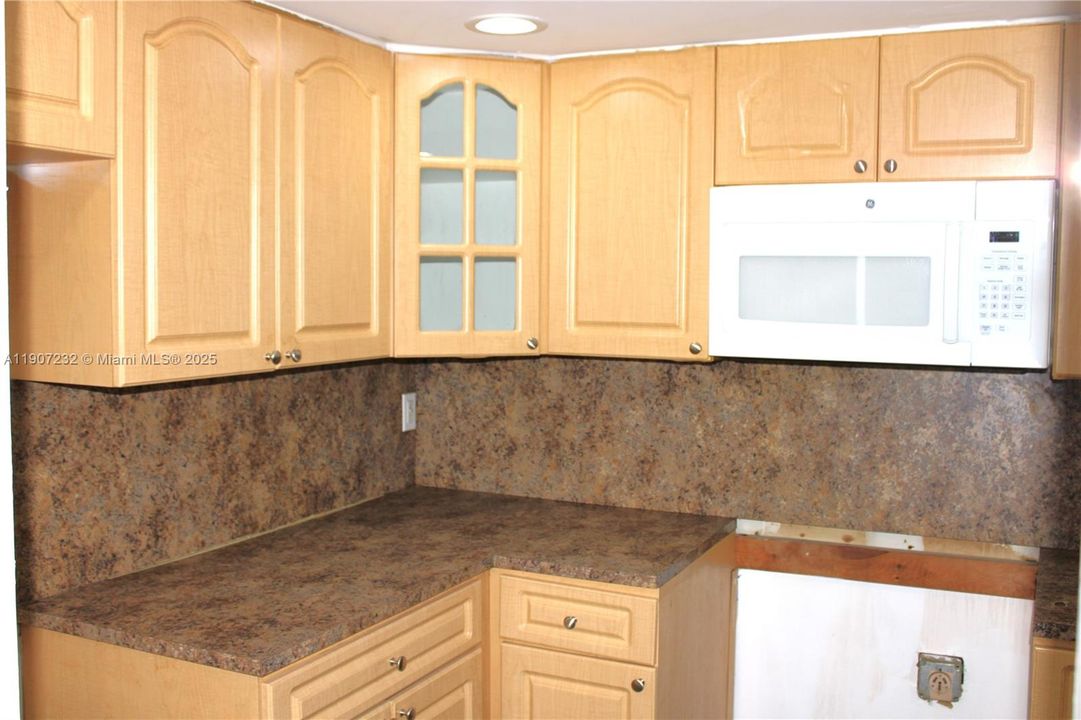 For Rent: $1,600 (1 beds, 1 baths, 791 Square Feet)