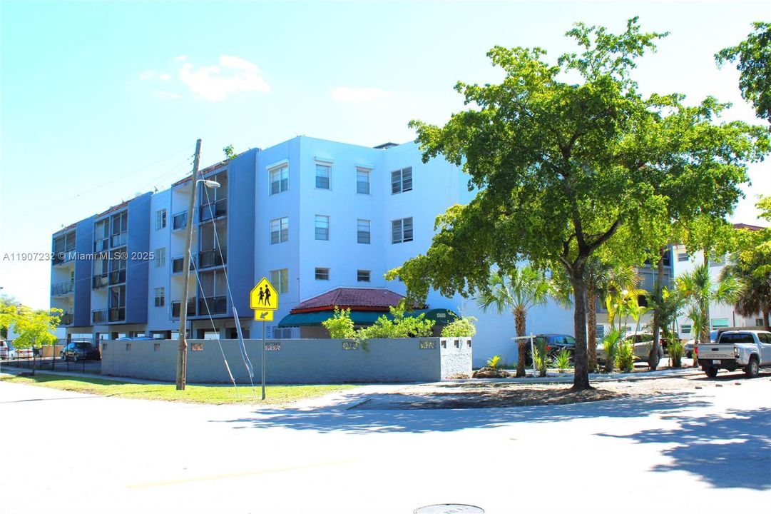 For Rent: $1,600 (1 beds, 1 baths, 791 Square Feet)