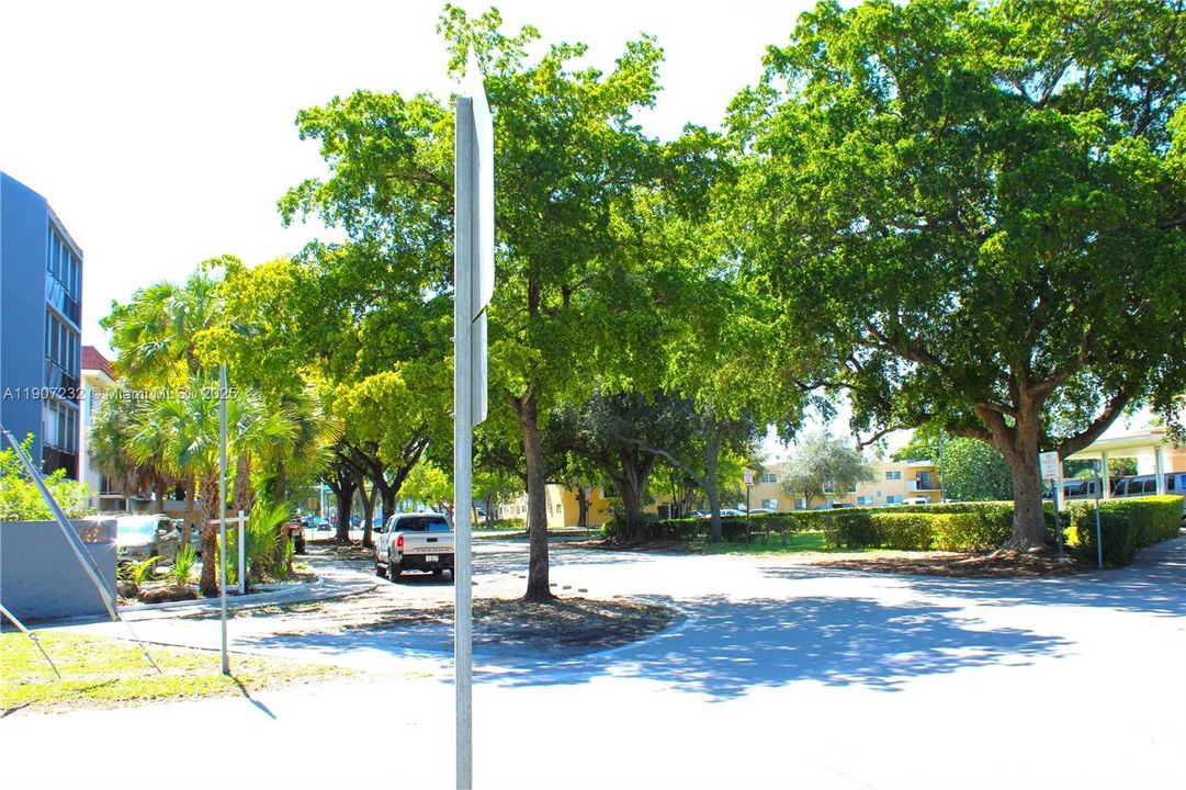 For Rent: $1,600 (1 beds, 1 baths, 791 Square Feet)