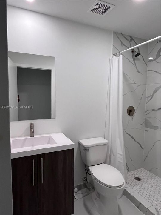 En Renta: $2,550 (4 camas, 3 baños, 1398 Pies cuadrados)