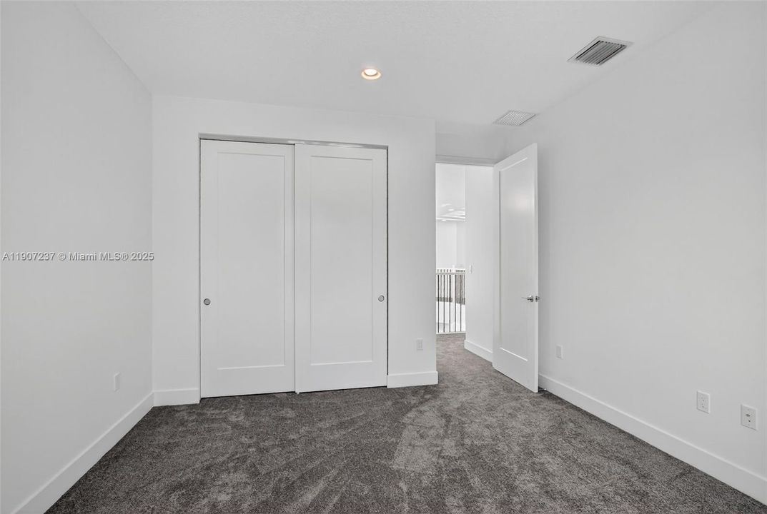 For Rent: $12,200 (5 beds, 7 baths, 4605 Square Feet)